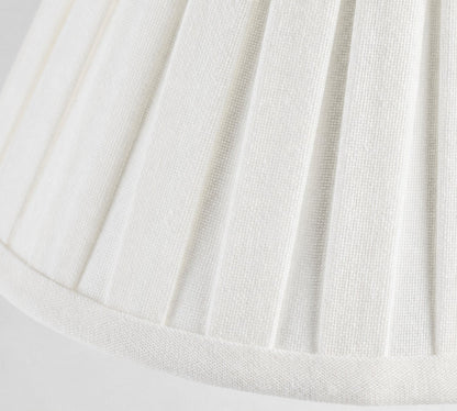 Luvora Eisen Tischlampe mit Strukturiertem Plisseeschirm im Vintage Look für Wohn und Arbeitsbereiche