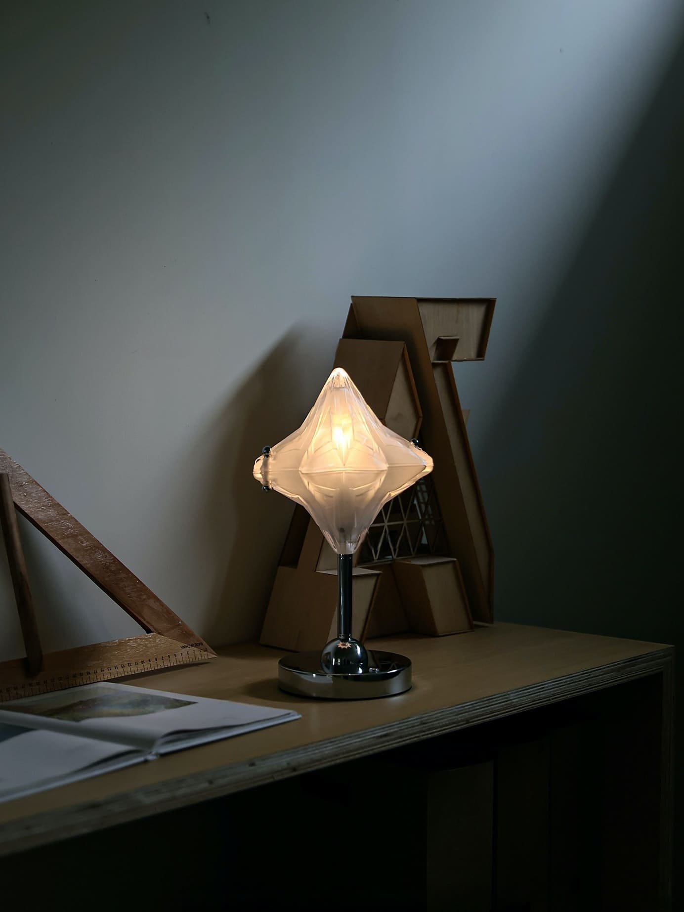 Art Deco Star Table Lamp - Frosted Glass Light for Modern Bedrooms - Astris Lyra