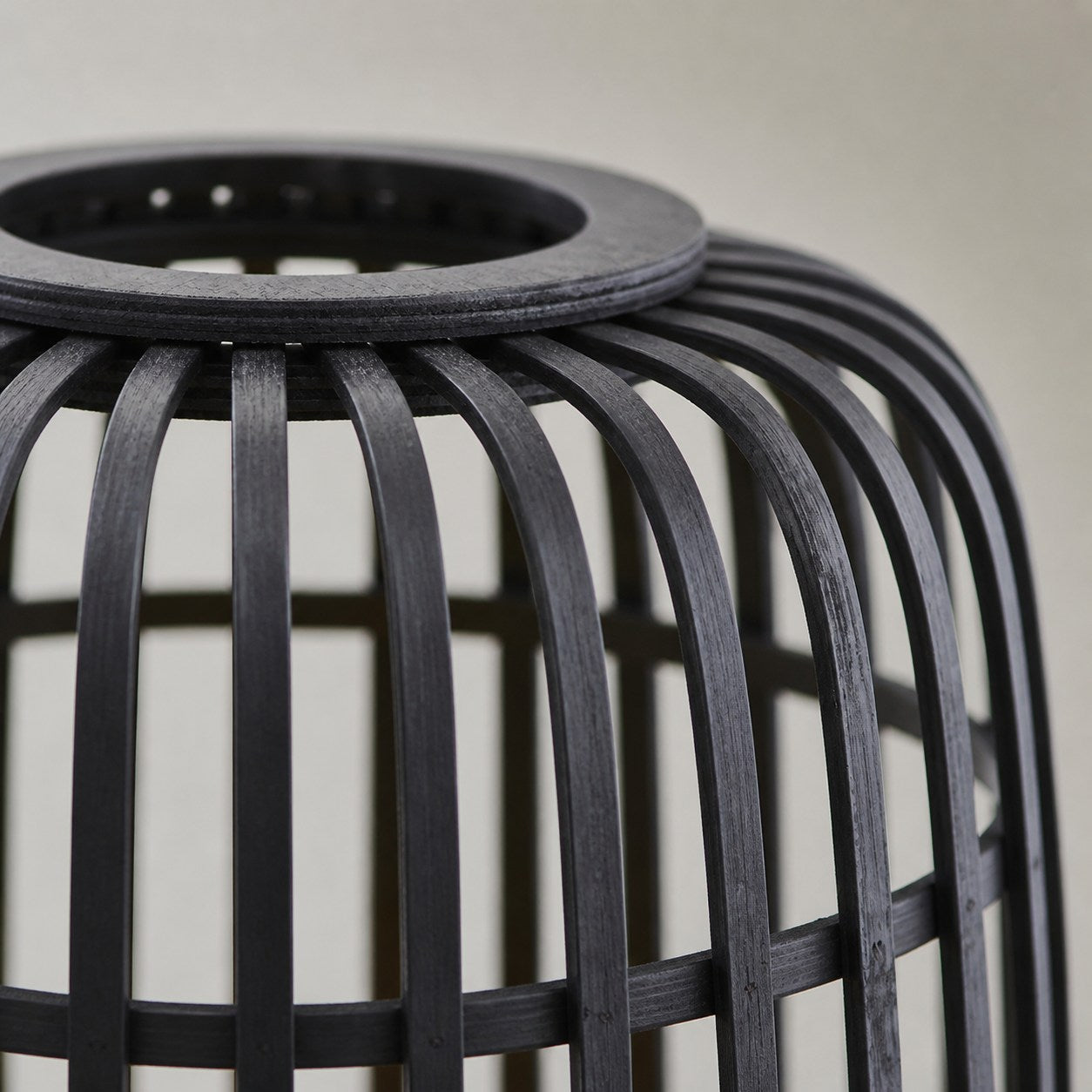 Yumeko Stehlampe aus Naturgewebe – Moderne skandinavische Stehlampe mit Bambusschirm für Schlaf- oder Wohnzimmer