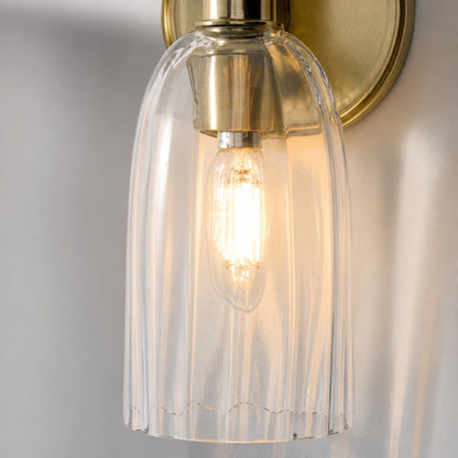 Vega Glas-Wandleuchte im minimalistischen Stil mit Kugelform, sanftes, diffuses Licht, erhältlich als Ein- oder Zweiflammenleuchte