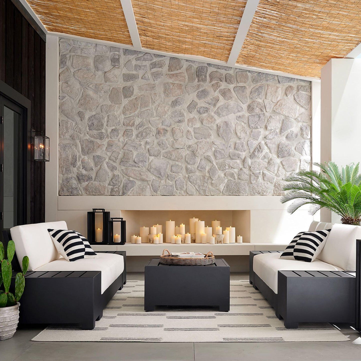 Ferrix Industrial Wall Lamp – Iron & Glass for Garden & Patio