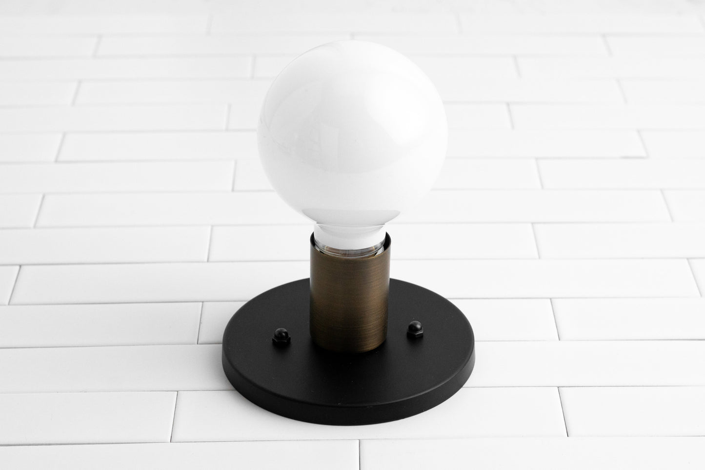 Glorica Glass Minimalist Wall Sconce - Versatile Modern Light For Any Room