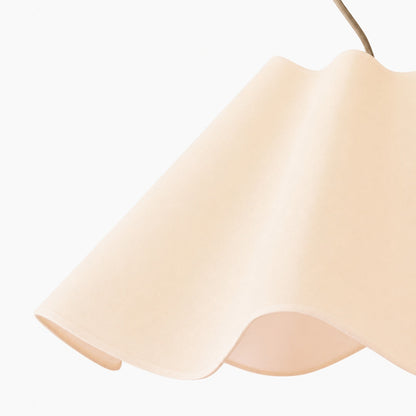 Pendelleuchte Oslan aus elfenbeinfarbenem Leinen – Moderne Deckenlampe mit gewelltem Schirm