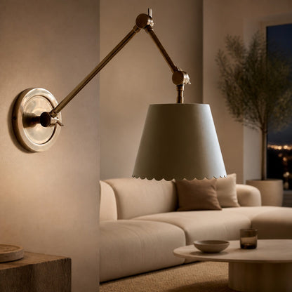 Foldray Scalloped Task Sconce – Wandleuchte aus Leder für Zuhause