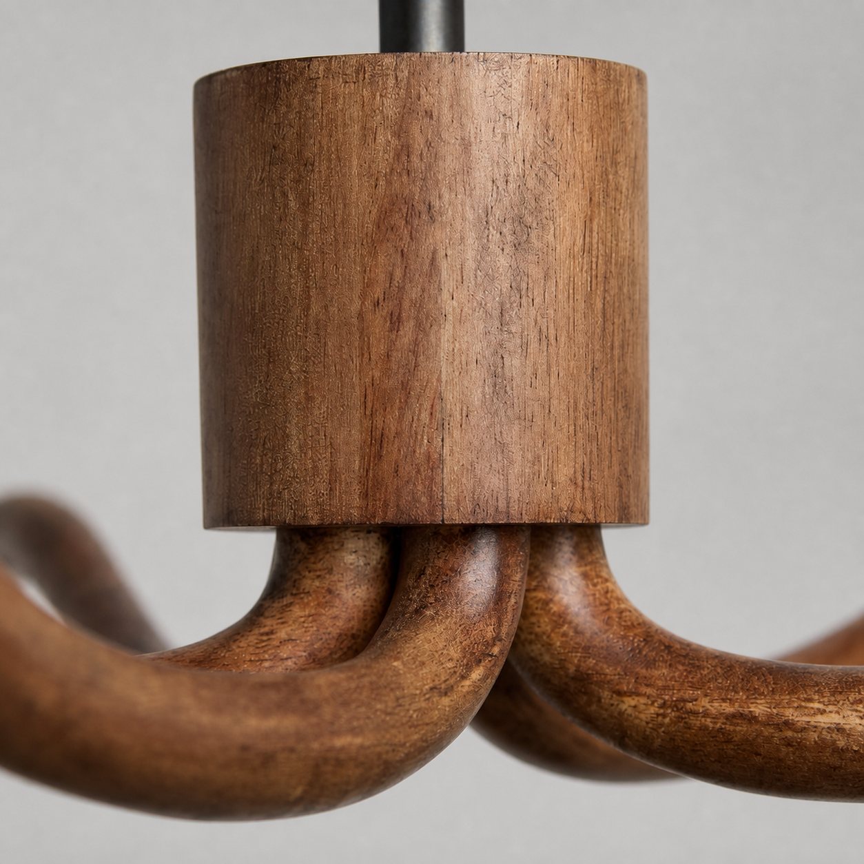 Shella Moderner Fünf-Kugel-Kronleuchter – Pendelleuchte aus Holz, Metall und Glas für Schlaf- oder Esszimmer