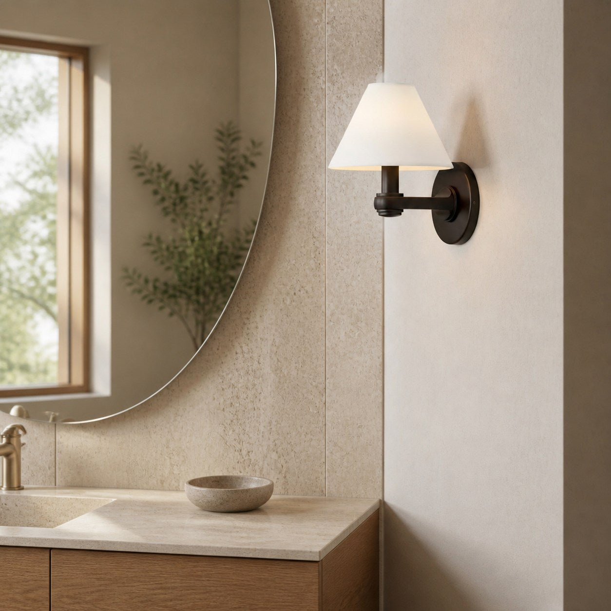 Roven Metall-Wandleuchte – Elegante Metall-Einzel- oder Dreifach-Wandleuchte für Waschtisch oder Badezimmer