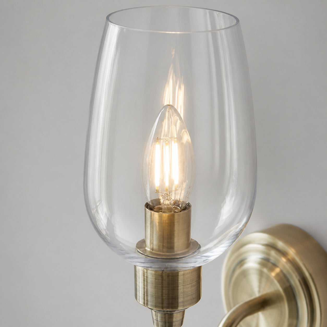 Clarione Art Deco Wall Light with Clear Glass Shade – Modern Metal Design for Hallways