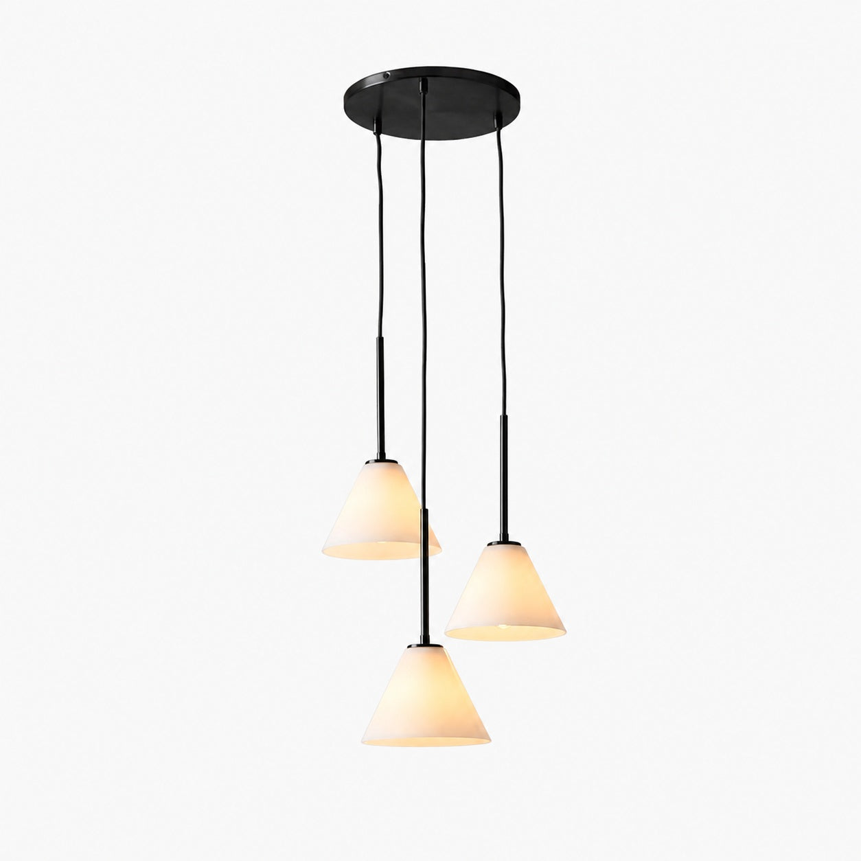 Conica 3-flammiger Kegel-Kronleuchter – Skulpturale Pendelleuchte aus Glas im modernen Stil