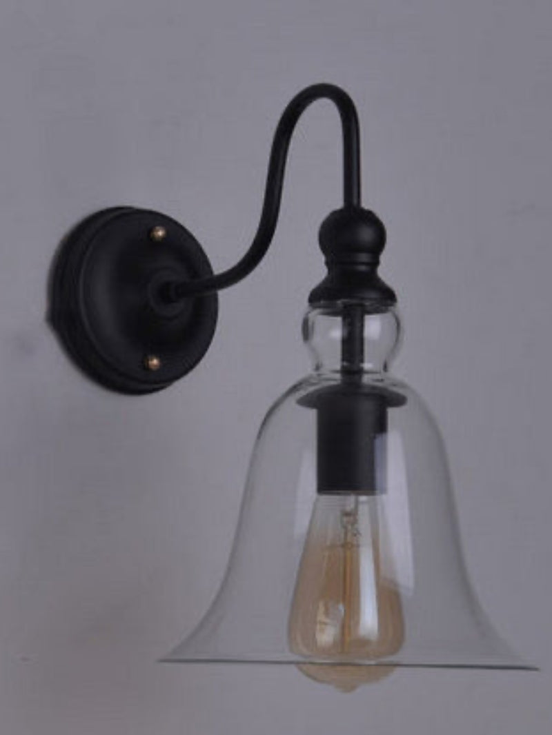 Moderne Wandleuchte im Industriestil mit Uhr und klarem Glas