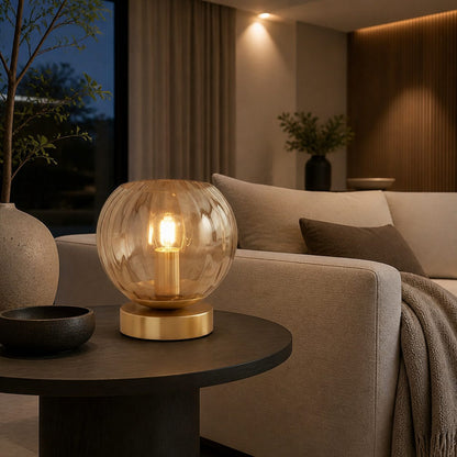 Tracian Moderne Dimple Globe Tischleuchte – Dekorative Messing-Ambienteleuchte für Schlafzimmer oder Wohnzimmer