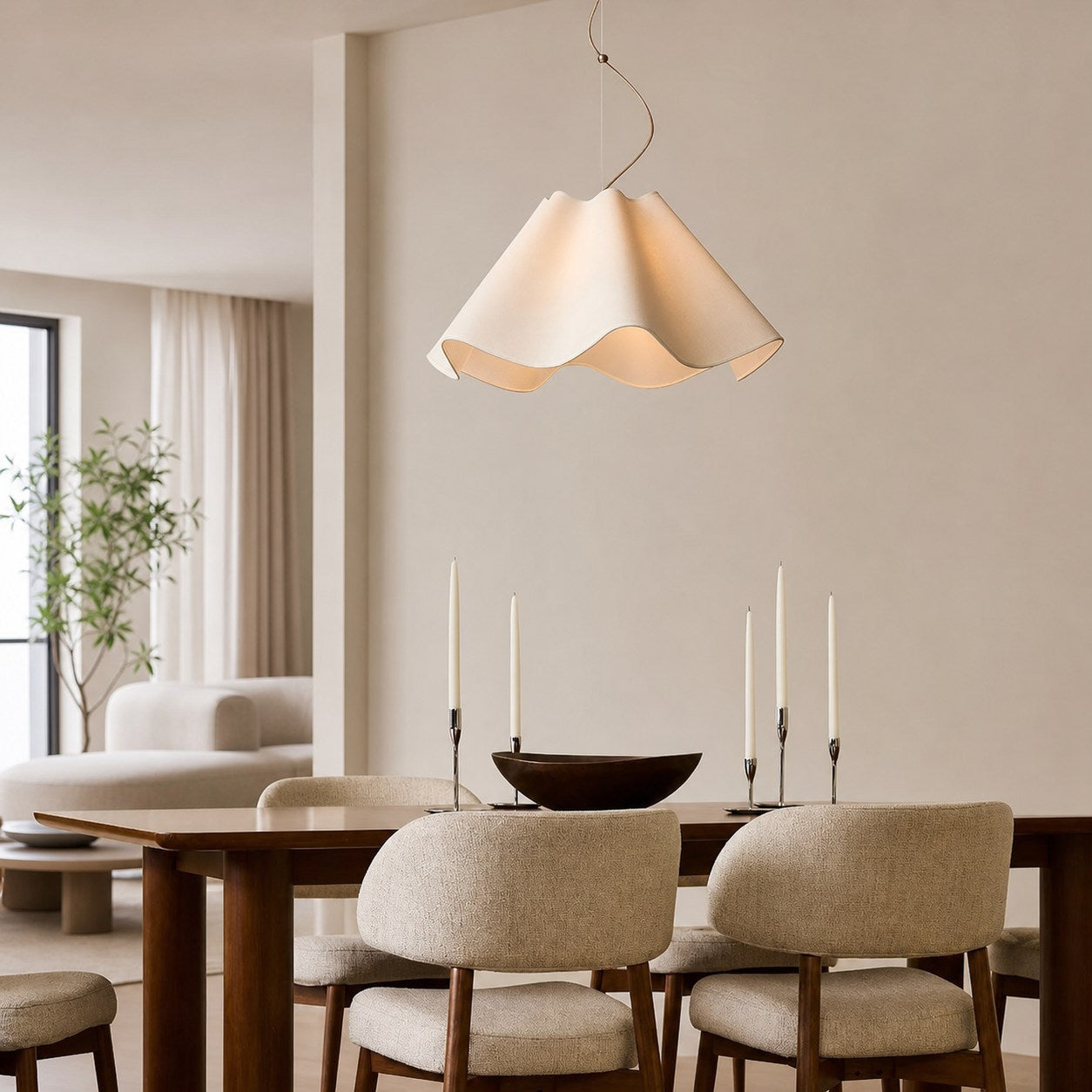 Pendelleuchte Oslan aus elfenbeinfarbenem Leinen – Moderne Deckenlampe mit gewelltem Schirm