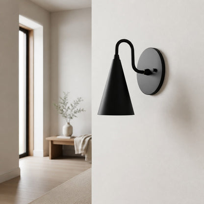 Curva Metal Cone Shade Sconce – Vintage Brass Wall Light for Entryway or Stairwell