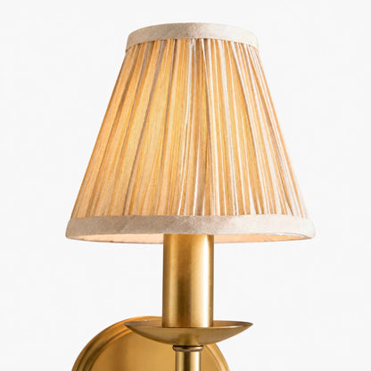 Tela Traditional Brass Wall Light - Classic Curved-Arm Sconce for Living Room & Hallway