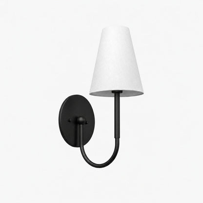 Traditionelle Wandleuchte der Curva Metal Collection – Messing-Finish mit Schirm