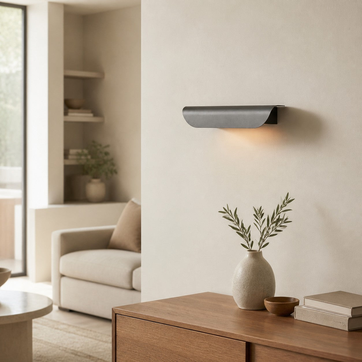 Hidra Modern Metal Wall Sconce – Minimalist Down-Light Sconce for Modern Homes
