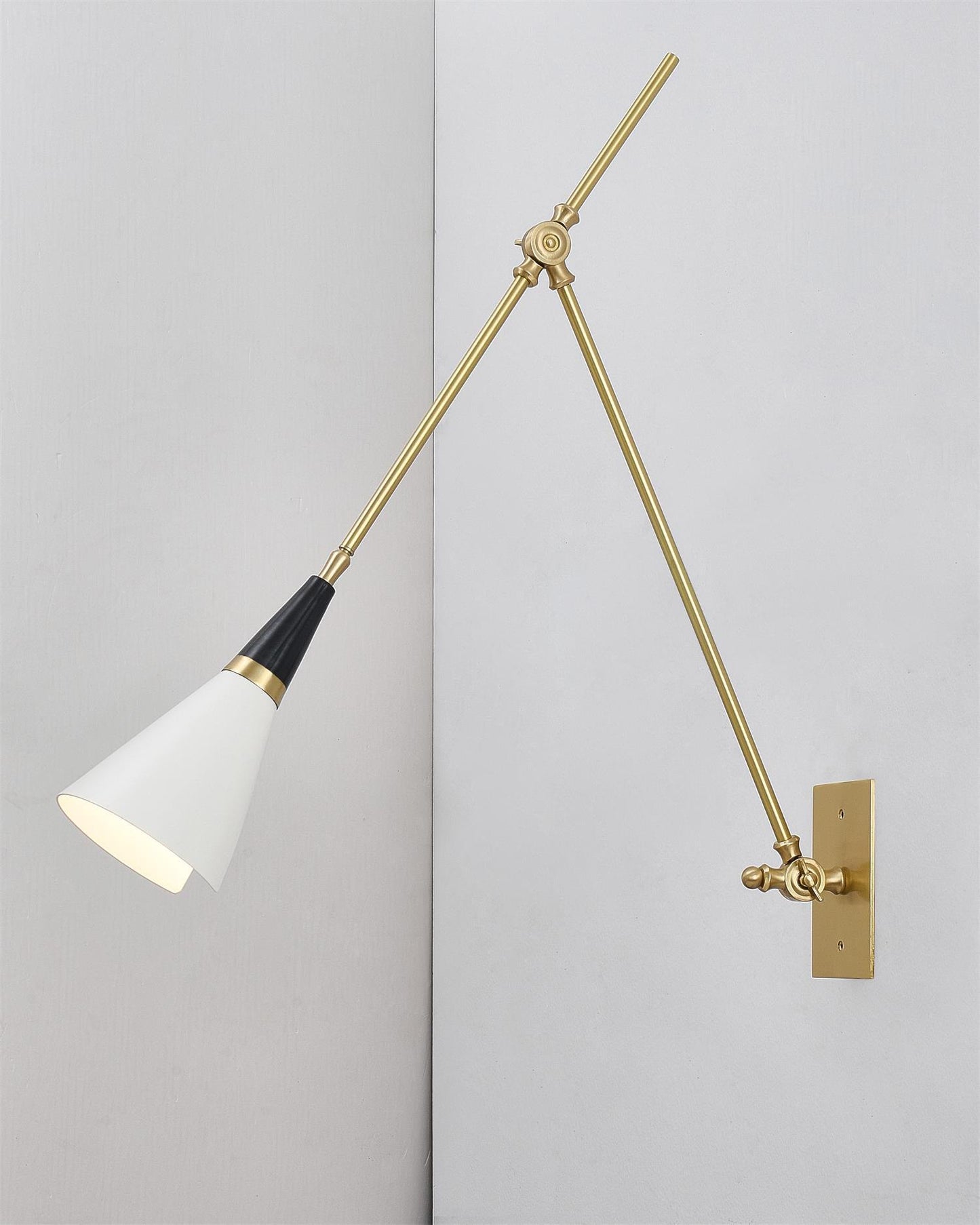 Magari Mid Century Wandleuchte Messing Schwenkbar