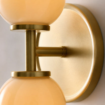 Vega Glass 2-flammige Wandleuchte mit champagnerfarbenen Glasschirmen – Moderne Wandleuchte mit Metallrahmen für Badezimmer und Flur