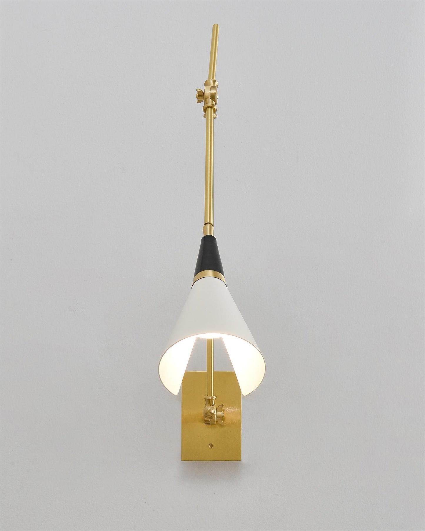 Magari Mid Century Wandleuchte Messing Schwenkbar