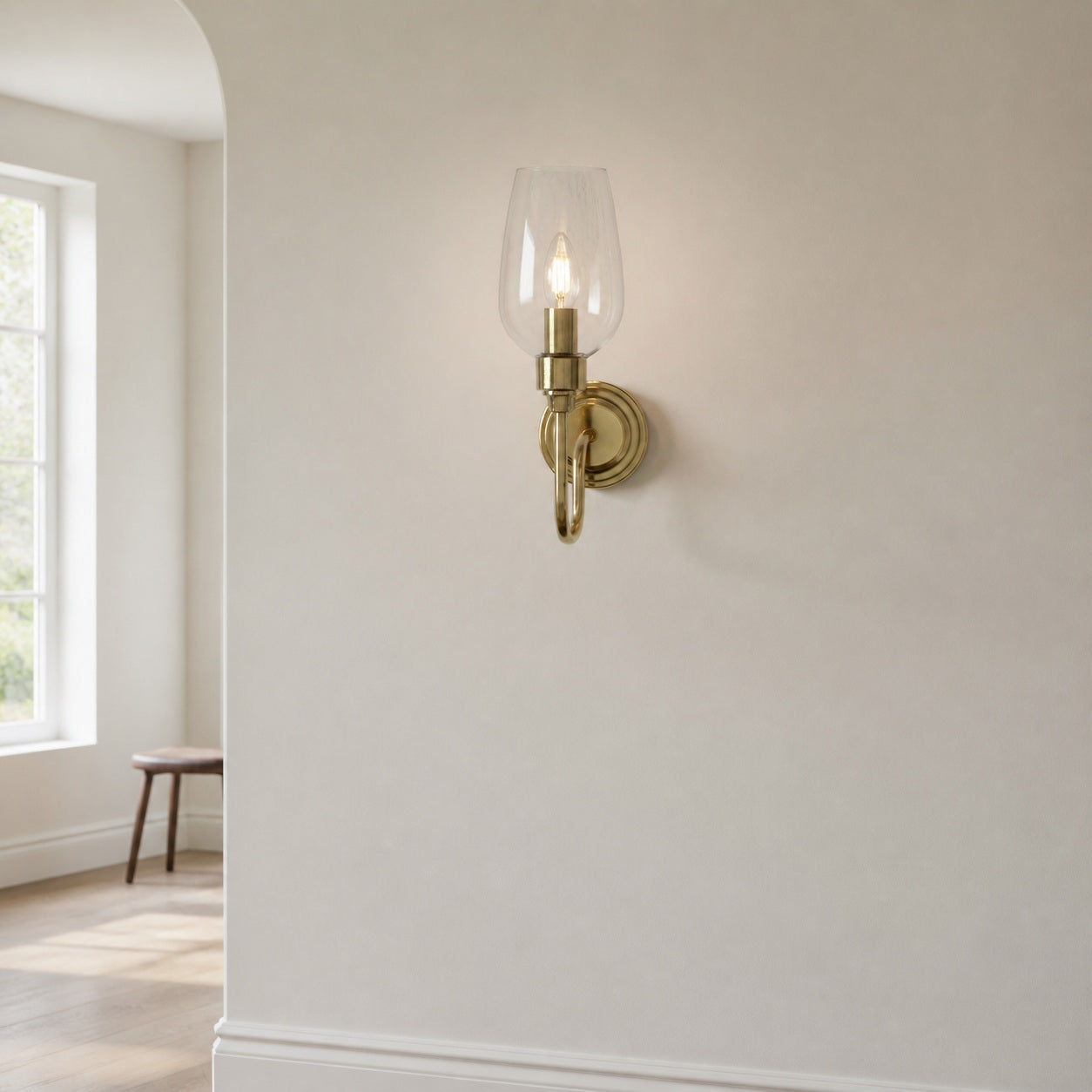 Clarione Art Deco Wall Light with Clear Glass Shade – Modern Metal Design for Hallways