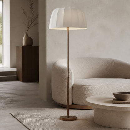 Vellaro Stehleuchte aus Messing mit Stoffschirm – Moderne Stehleuchte für Wohnzimmer oder Schlafzimmer