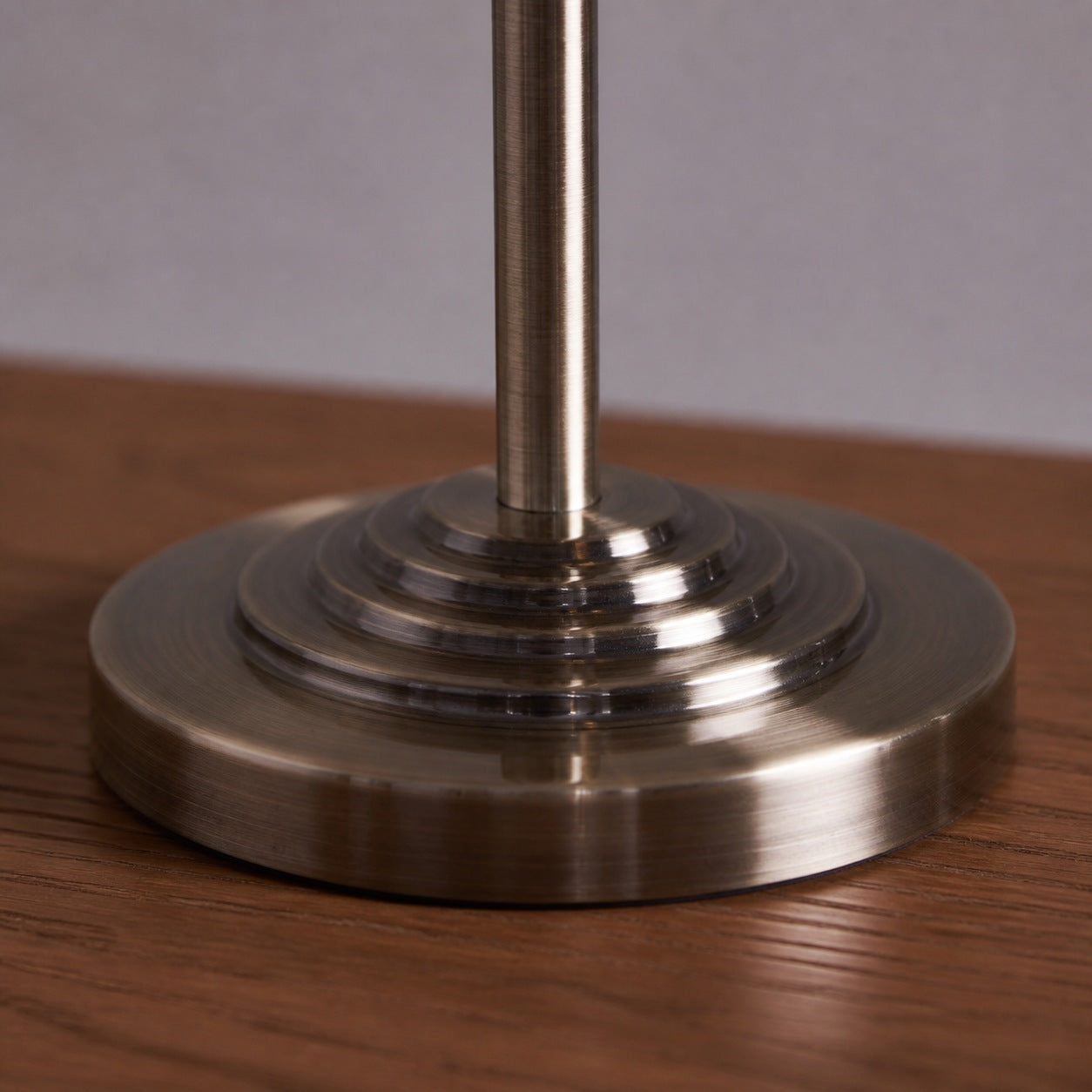 Tela Tischleuchte mit 1 oder 3 Leuchten – Modernes Leinen- und Metalldesign für Nachttisch oder Wohnzimmer