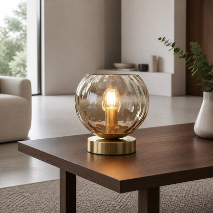 Tracian Moderne Dimple Globe Tischleuchte – Dekorative Messing-Ambienteleuchte für Schlafzimmer oder Wohnzimmer