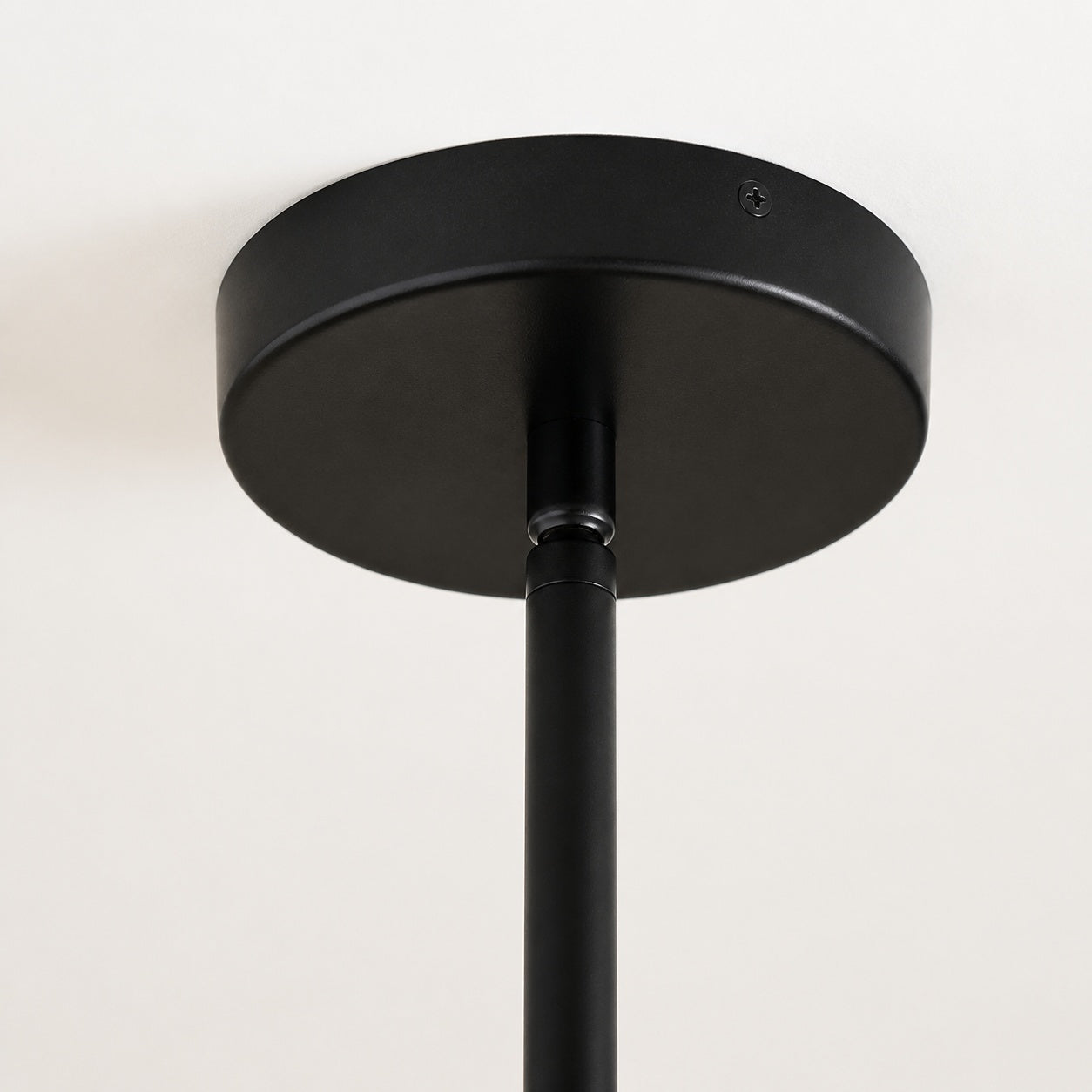 Ferrix Industrielle Pendelleuchte für den Außenbereich - Robust und elegant für Terrasse und Garten