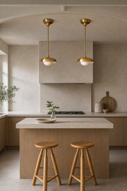 Rayla Scallop Pendelleuchte – Retro Messing Deckenlampe für Esszimmer & Küche