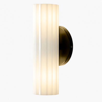 Trenia Stahl-Wandleuchte mit Milchglasschirm – Vertikal geripptes Design
