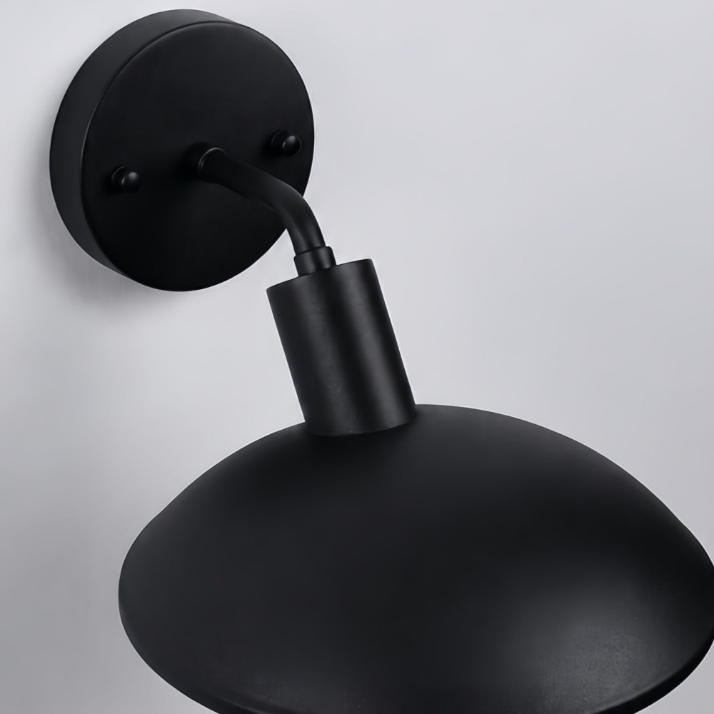 Leviaxa Outdoor Metal Wall Lamp