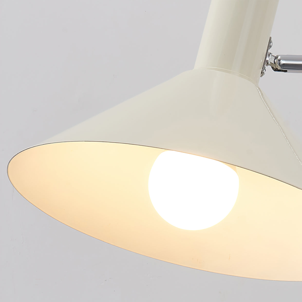 Moderne Bauhaus Schwenkbare Wandleuchte für Esstisch mit Kabel und Stecker