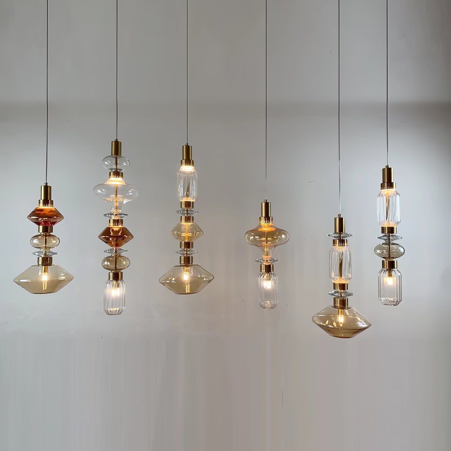 Minimalistische Ballett-Pendelleuchte - Eisen-Metall-Glas-Gold-Bernstein-Innenbeleuchtung