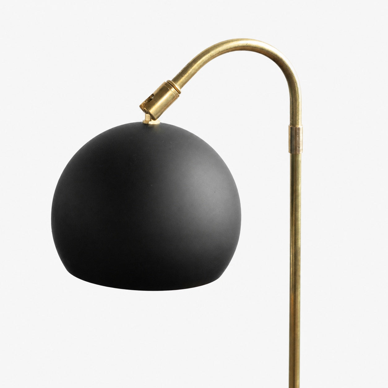 Ornato Luxe Moderne Akzent-Tischlampe – Stilvolles Licht für Zuhause