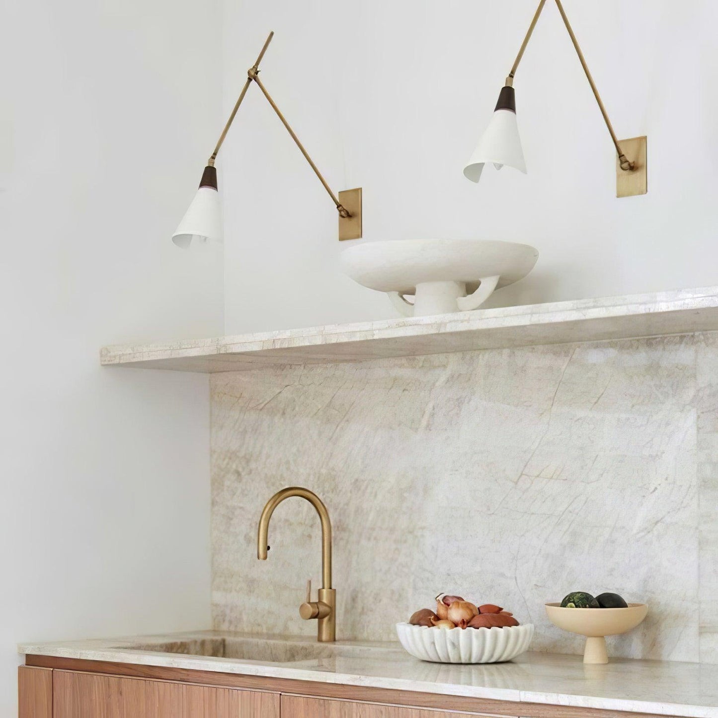 Magari Mid Century Wandleuchte Messing Schwenkbar
