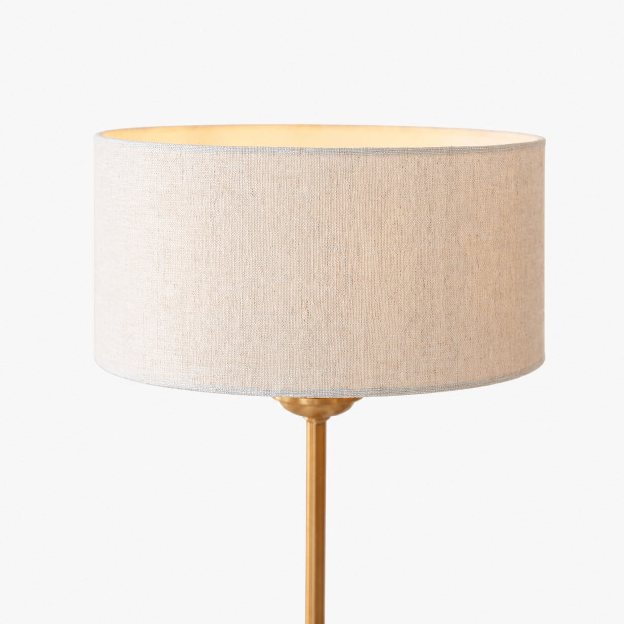 Tela Tischleuchte mit 1 oder 3 Leuchten – Modernes Leinen- und Metalldesign für Nachttisch oder Wohnzimmer