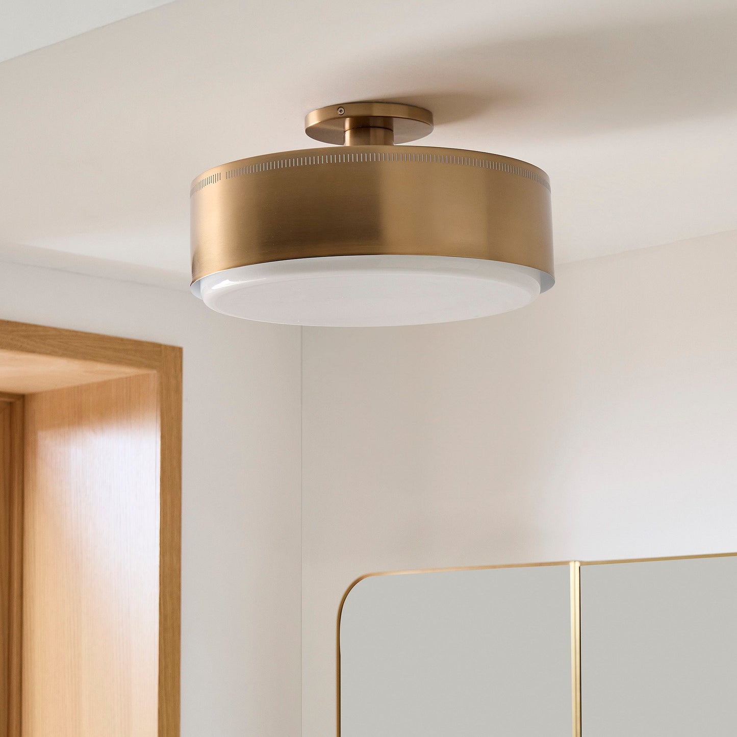 Bolvira Sleek Metal Flush Mount - Contemporary Design - Modern Ceiling Light for Bedroom