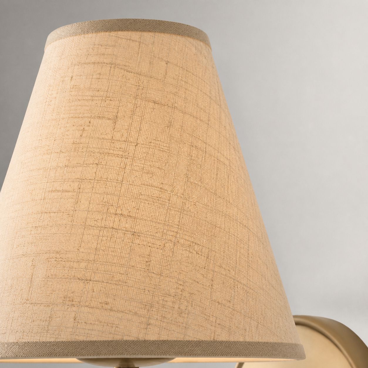 Fibura Zeitlose Wandleuchte mit Leinen Schirm - Minimalistisches Design für stilvolle Innenräume