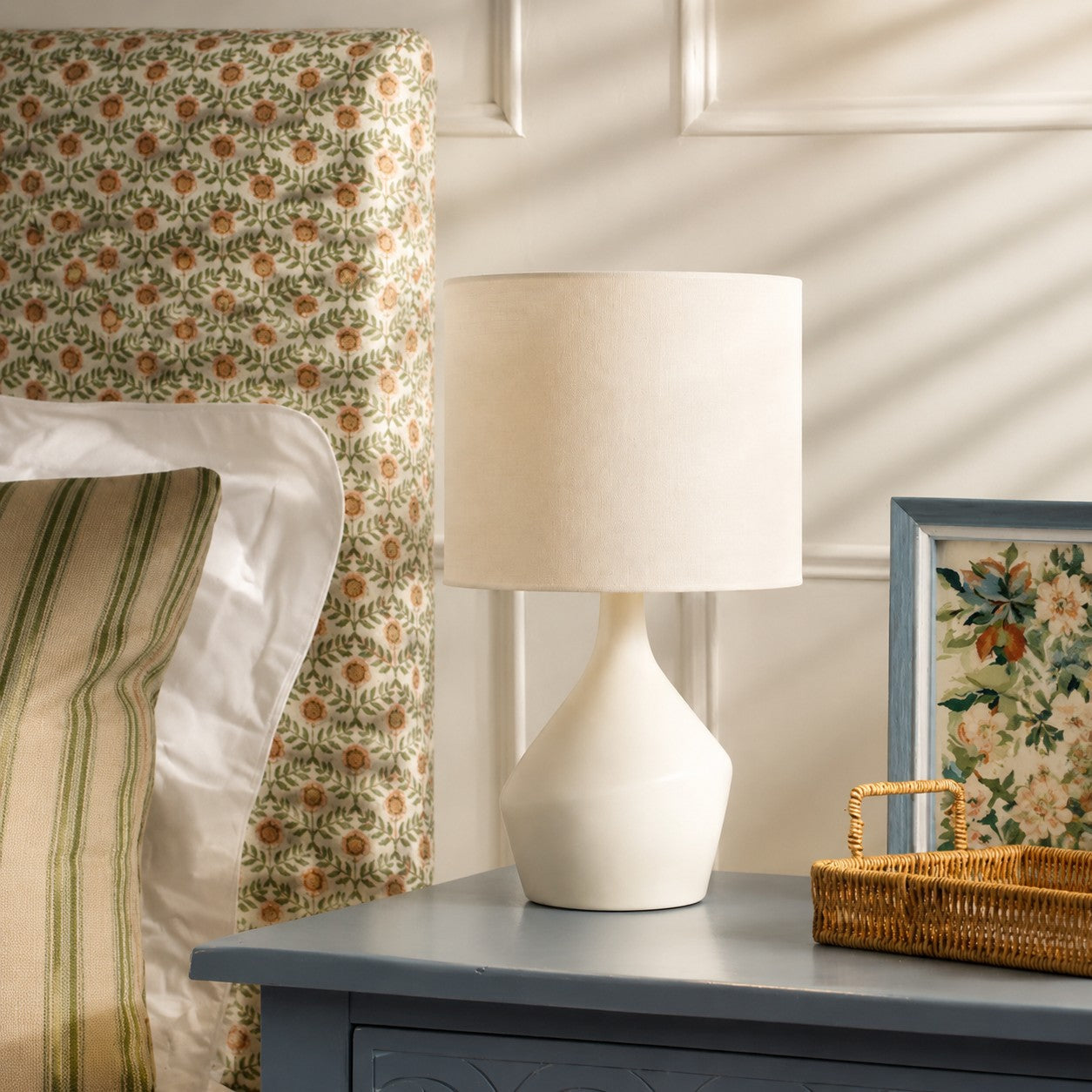 Lumo Modern Asymmetrical Table Lamp - Artistic Ceramic Body Ambient Lighting for Contemporary Home and Office