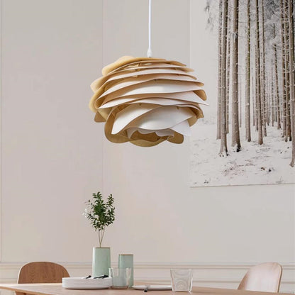 Französischer Tannenzapfen Holz Hängelampe Pendelleuchte mit raffiniertem Design für den Empfangsbereich